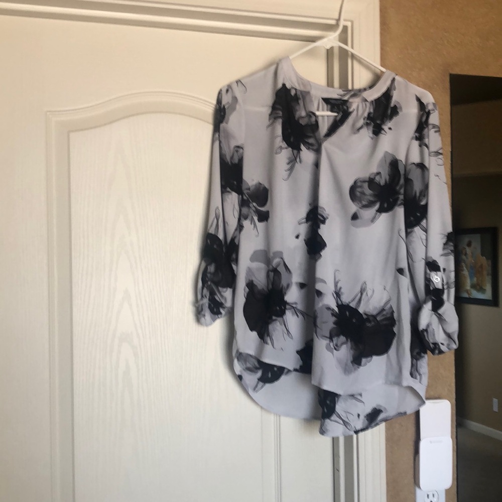 Business casual Vera Wang blouse